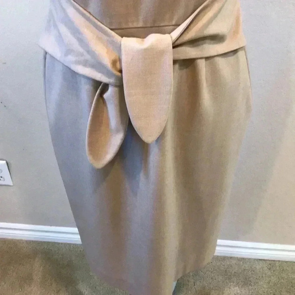 Tahari ASL Classic Tan Cap Sleeve Sheath Dress with Tie Front-Size 4 - Picture 7 of 7